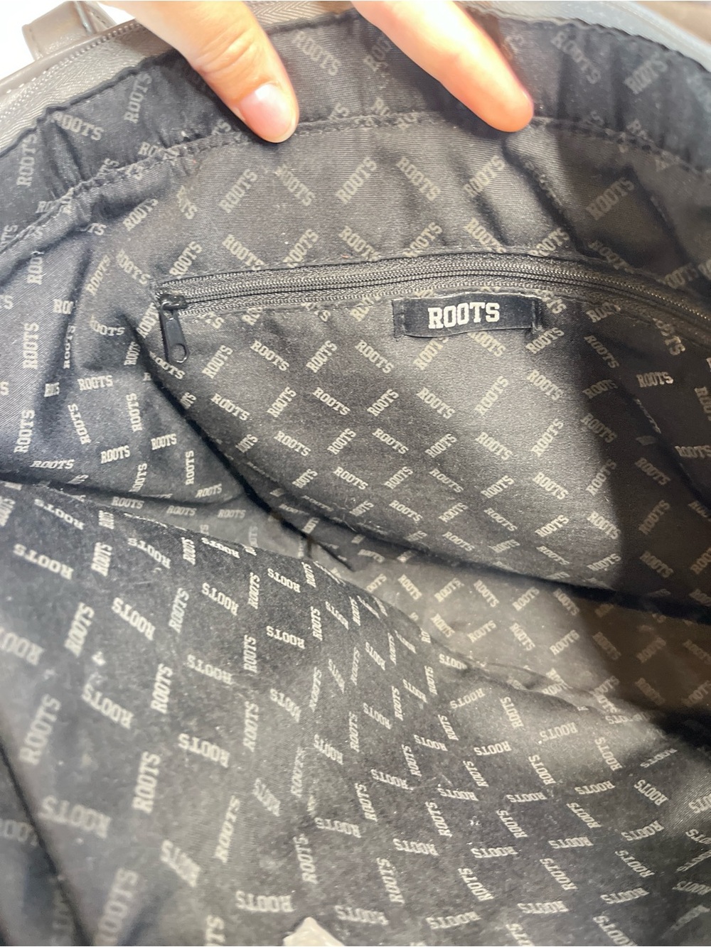 Roots Canada Large Tote Bag Pebble Texture Grey Handbag Purse 15.5" x 11.5" - Picture 16 of 16